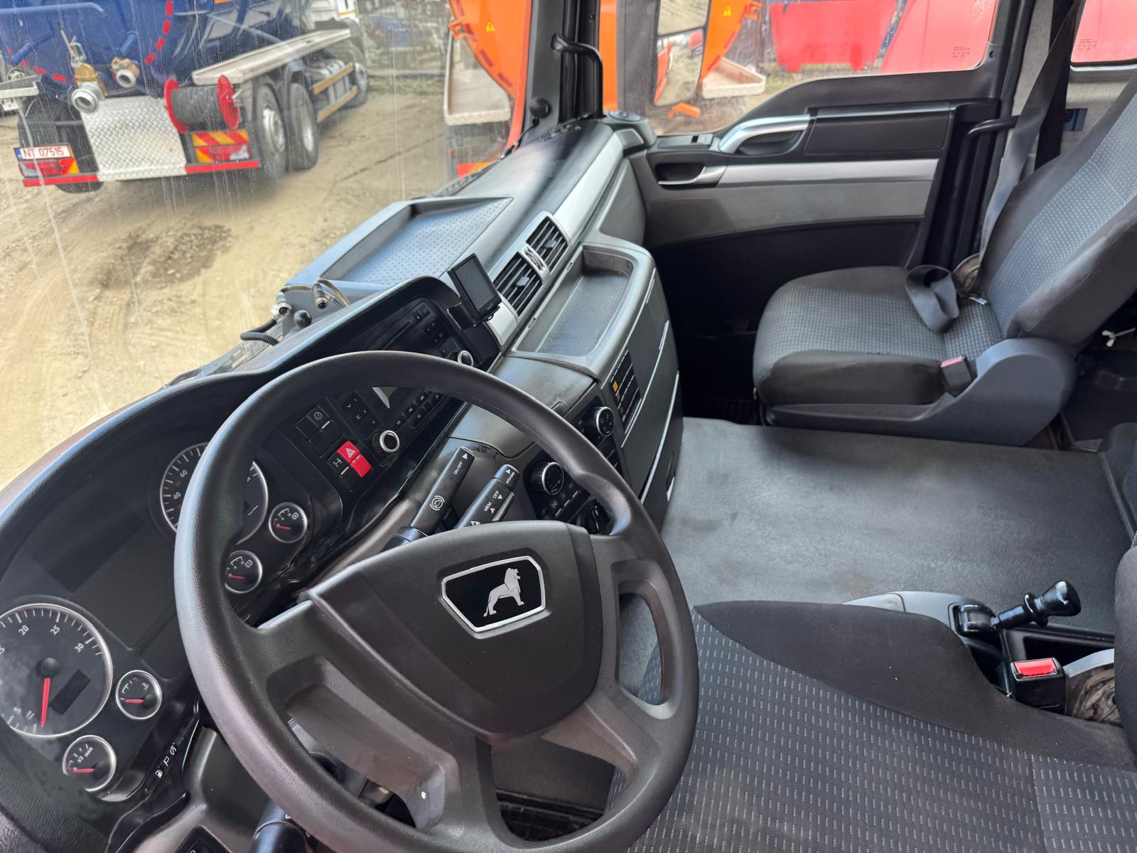 Interior cabina MAN - DISCIF